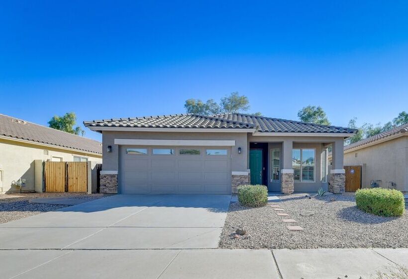 Charming Gilbert Home W/ Patio & Putting Green!