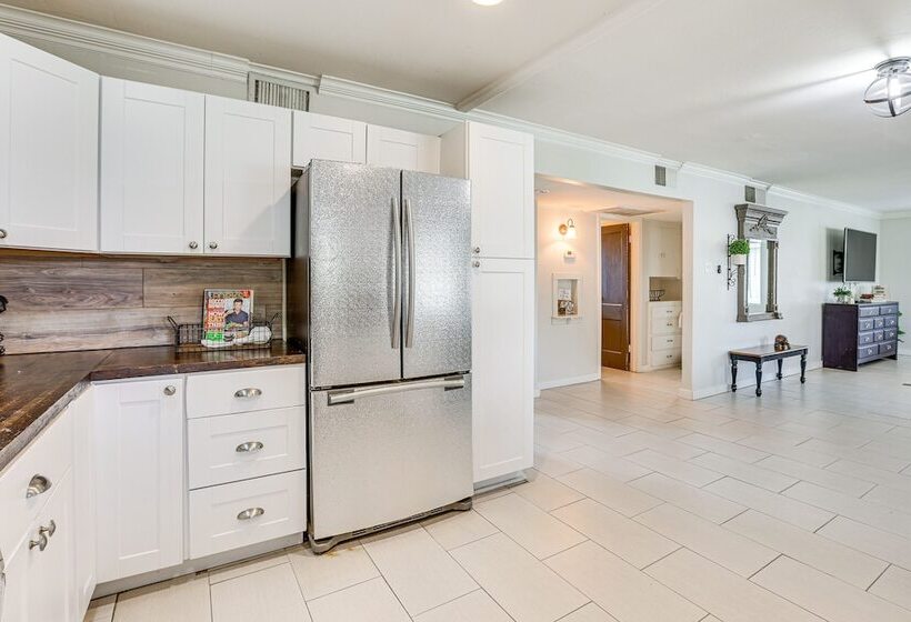 Charming Phoenix Home ~ 5 Mi To Downtown!