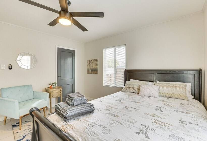 Charming Phoenix Home ~ 5 Mi To Downtown!