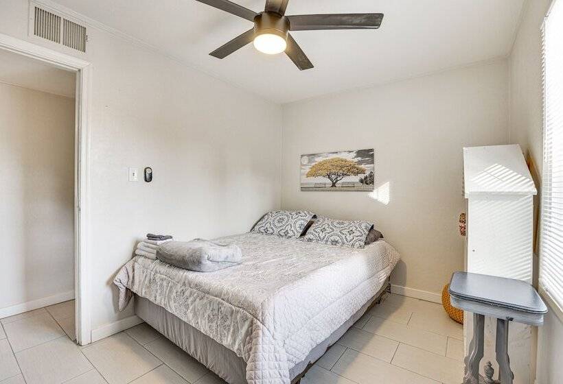 Charming Phoenix Home ~ 5 Mi To Downtown!