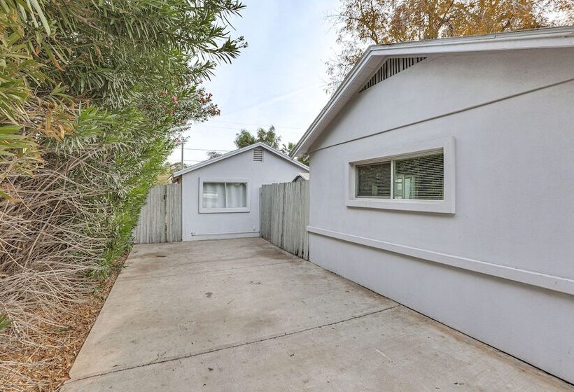 Charming Phoenix Home ~ 5 Mi To Downtown!