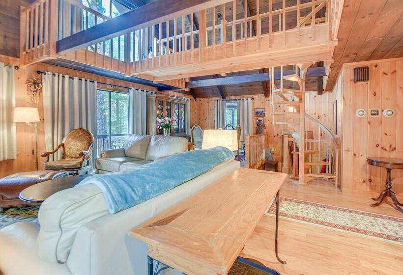 Charming Tamworth Cabin W/ Grill & Fireplace