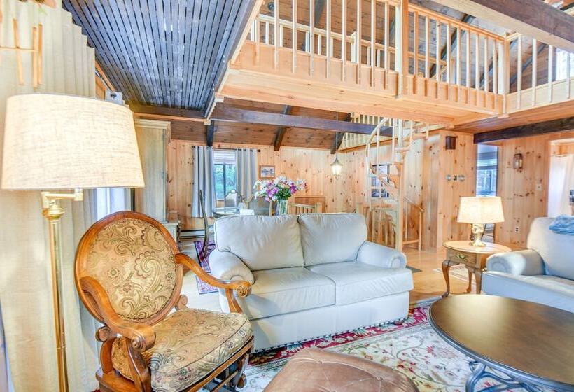 Charming Tamworth Cabin W/ Grill & Fireplace