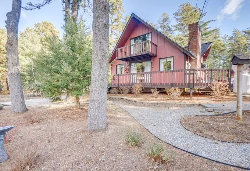 Charming Tamworth Cabin W/ Grill & Fireplace