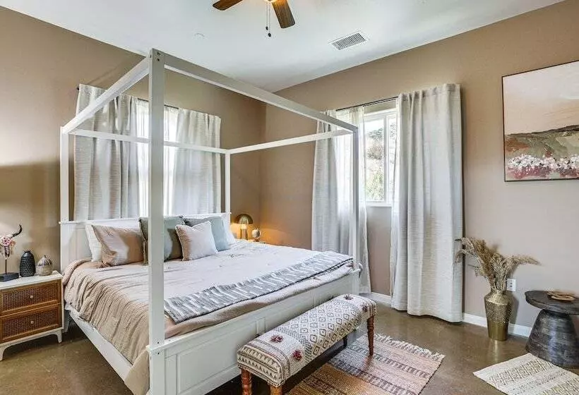 Cozy Alpine Cottage Near Casinos & Trails!