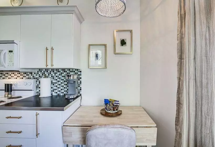 Cozy Alpine Cottage Near Casinos & Trails!