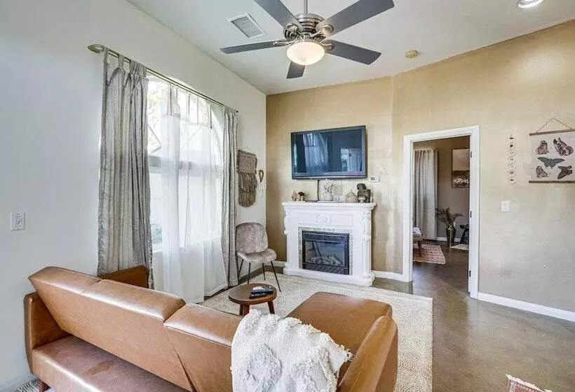 Cozy Alpine Cottage Near Casinos & Trails!