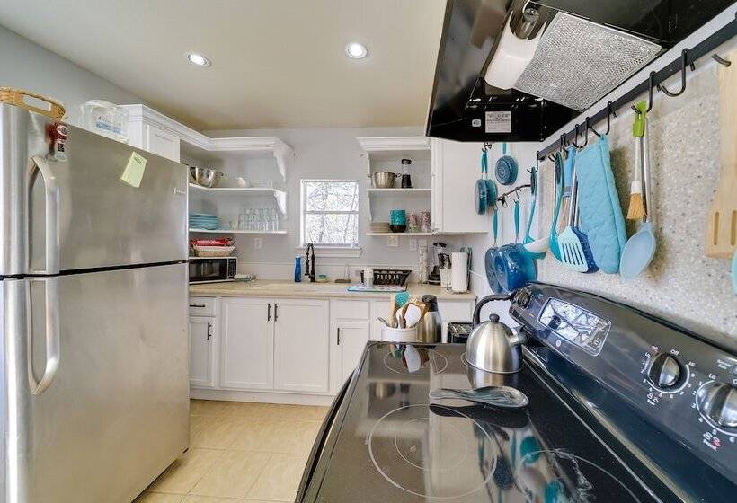 Cozy Bandera Cottage W/ Medina River Access!