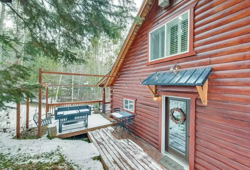 Dreamy Alpine Cabin W/ Hot Tub, Fireplace & More!