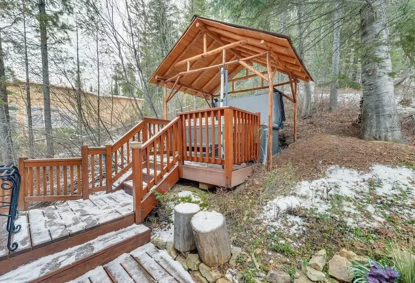 Dreamy Alpine Cabin W/ Hot Tub, Fireplace & More!