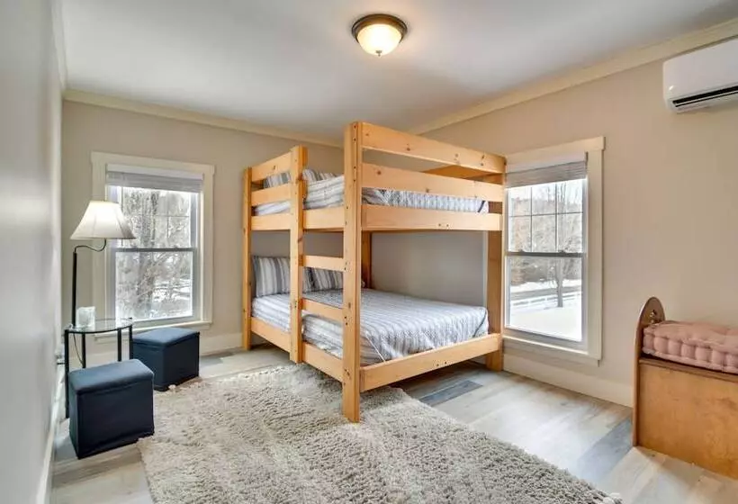 Farmhouse On Ammonoosuc River Near Cannon Mountain