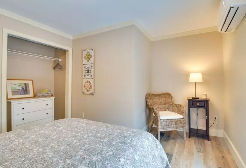 Farmhouse On Ammonoosuc River Near Cannon Mountain