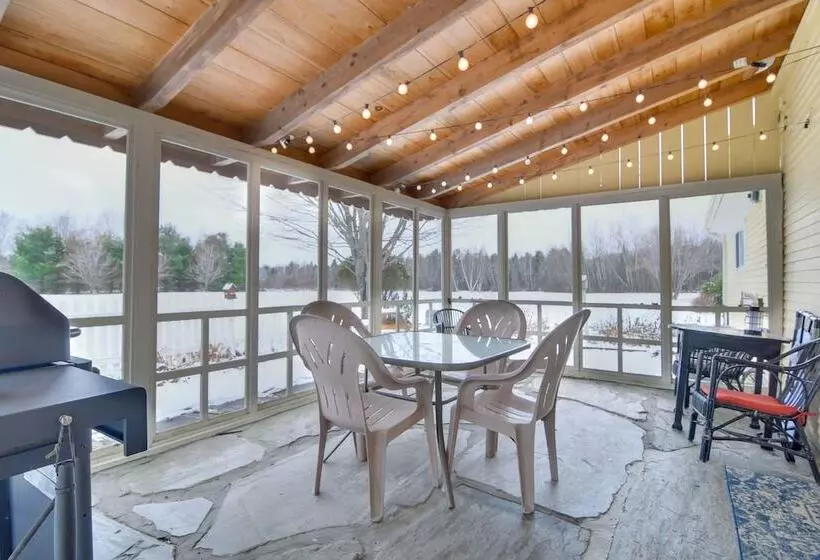 Farmhouse On Ammonoosuc River Near Cannon Mountain
