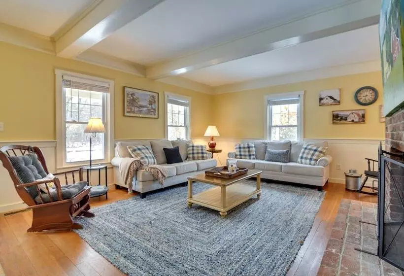 Farmhouse On Ammonoosuc River Near Cannon Mountain