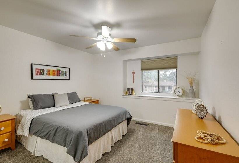 Flagstaff Retreat W/ Grill, Deck & Fireplace!