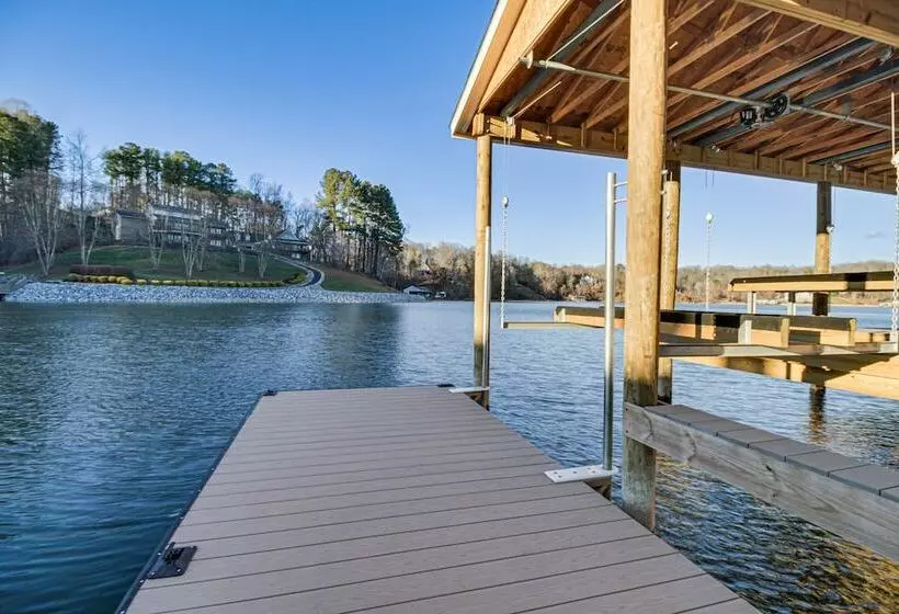 Goodview Lake House W/ Boat Dock, Kayaks & Views!