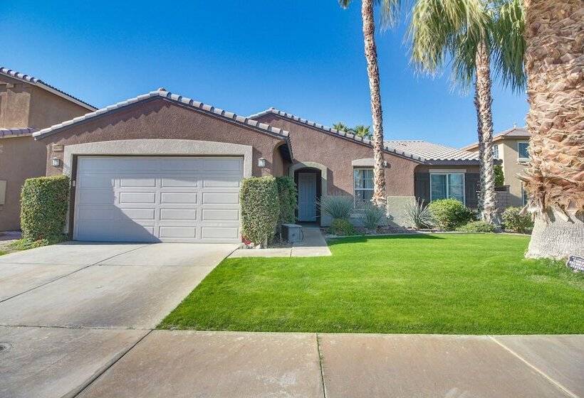 Indio Oasis W/ Heated Saltwater Pool + Hot Tub!