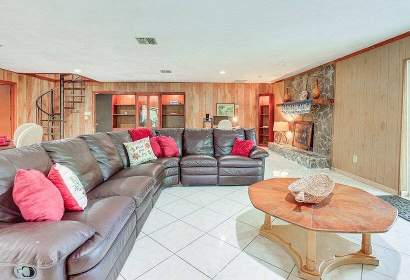 Lake Placid Home W/ Screened Porch: Near Lake Clay