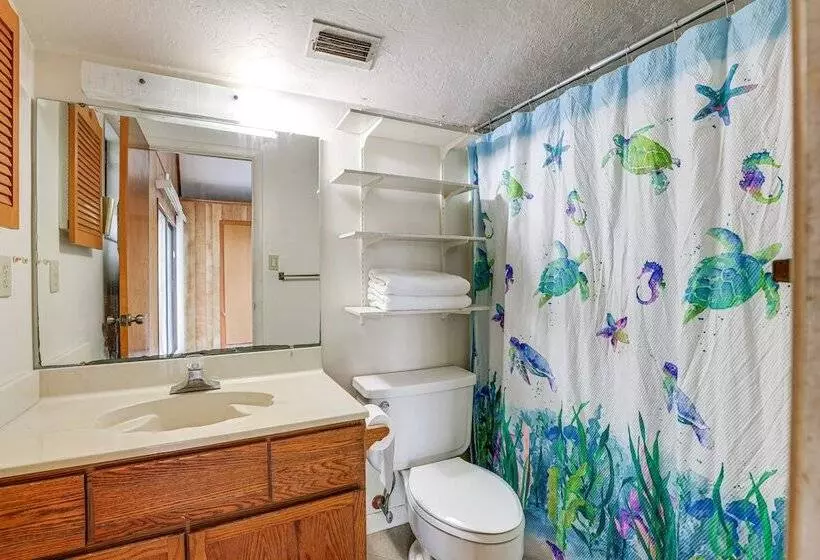 Lake Placid Home W/ Screened Porch: Near Lake Clay