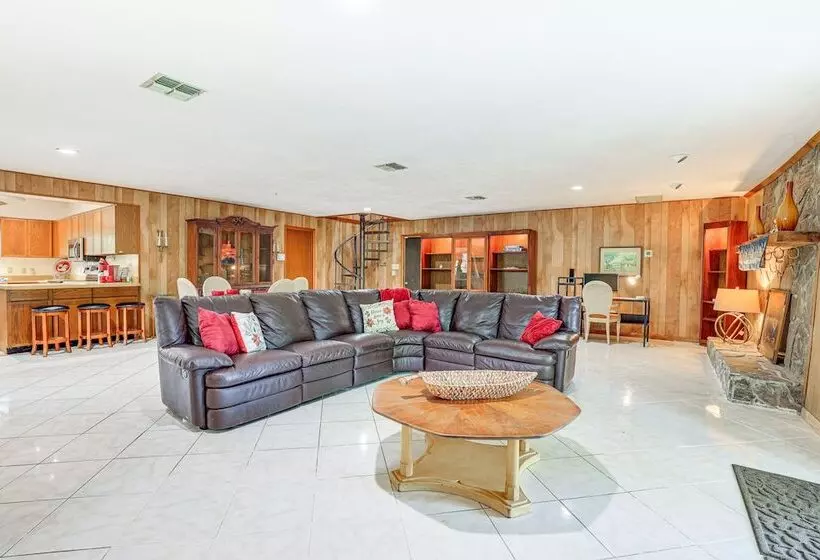 Lake Placid Home W/ Screened Porch: Near Lake Clay