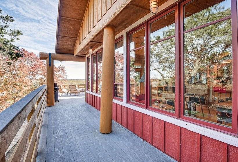 Lake Whitney Cabin W/ Hot Tub & Fire Pit!
