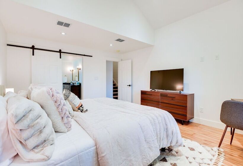 Lakefront Granbury Home With Fire Pit & Grill!