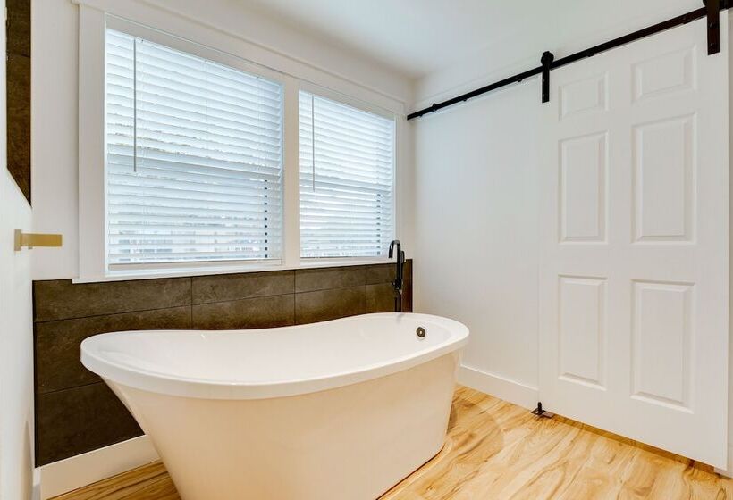 Lakefront Granbury Home With Fire Pit & Grill!