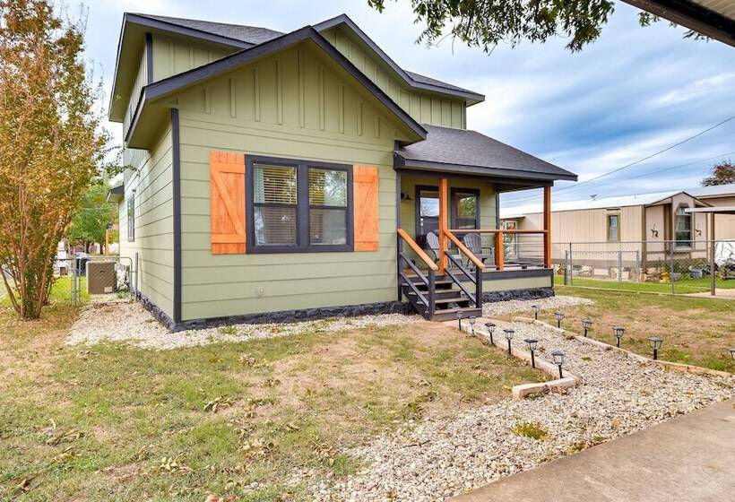 Lakefront Granbury Home With Fire Pit & Grill!