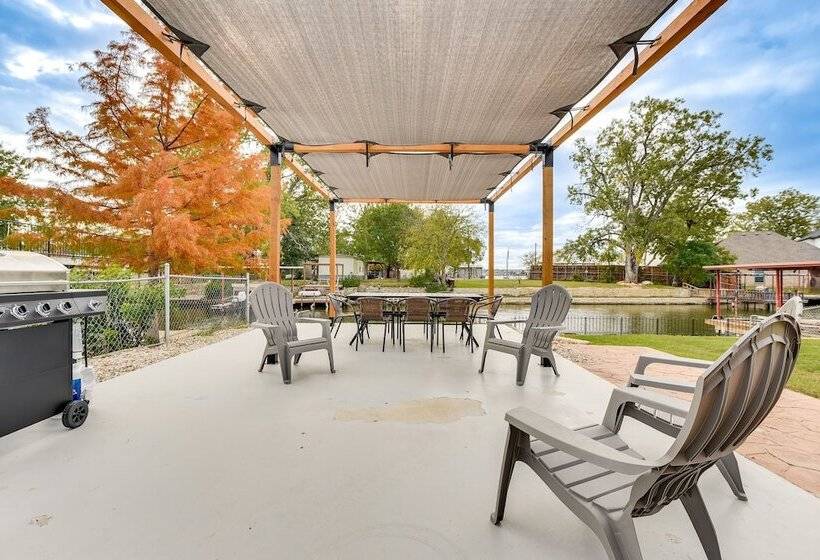 Lakefront Granbury Home With Fire Pit & Grill!