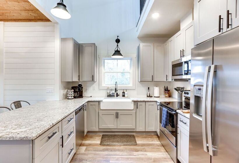 Lakefront Retreat At Waters Edge W/ Fire Pit!