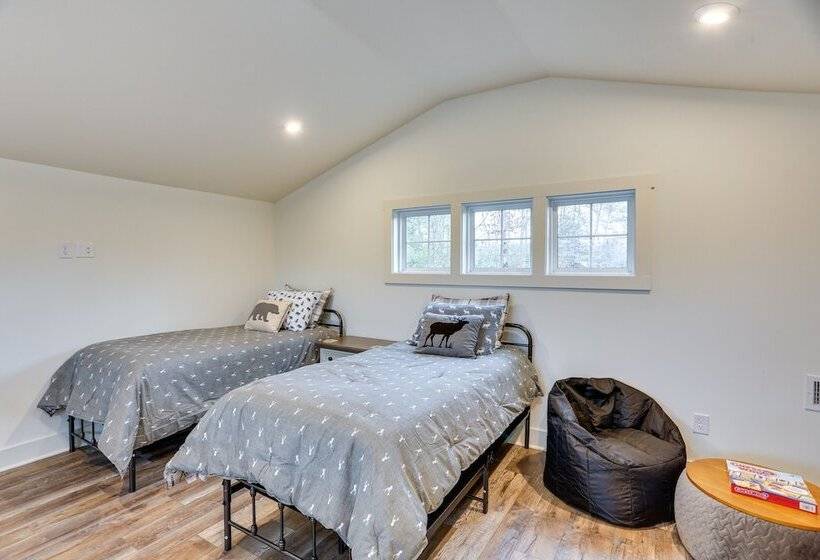 Lakefront Retreat At Waters Edge W/ Fire Pit!