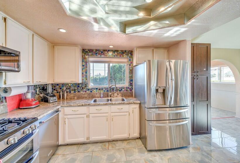 Cathedral City Gem W/ Shared Pool & Fireplace