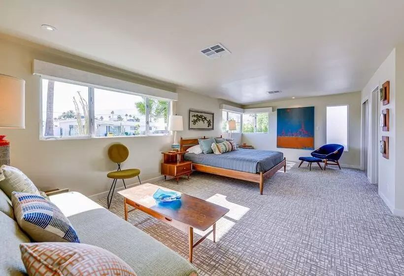 Luxe Palm Springs Home   2 Mi To Downtown!