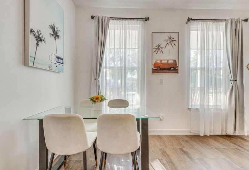 Modern Pensacola Vacation Home W/ Private Pool!