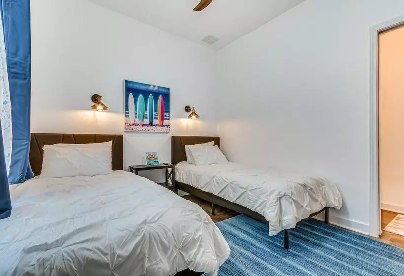 Modern Pensacola Vacation Home W/ Private Pool!
