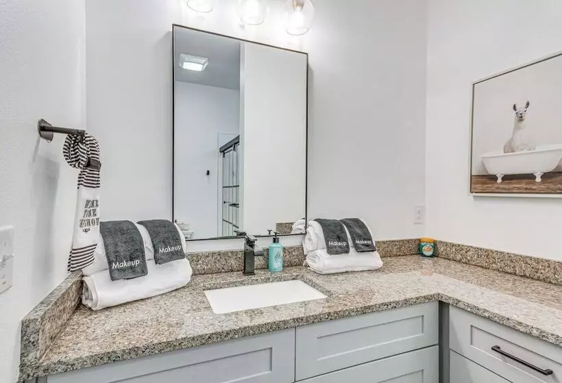 Modern Pensacola Vacation Home W/ Private Pool!