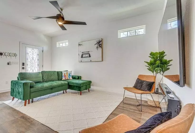 Modern Pensacola Vacation Home W/ Private Pool!