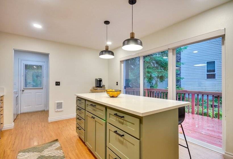 Mt Hood Timberhaus W/ Family Friendly Amenities!