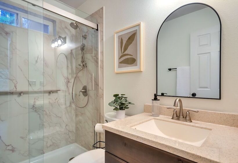 Mt Hood Timberhaus W/ Family Friendly Amenities!