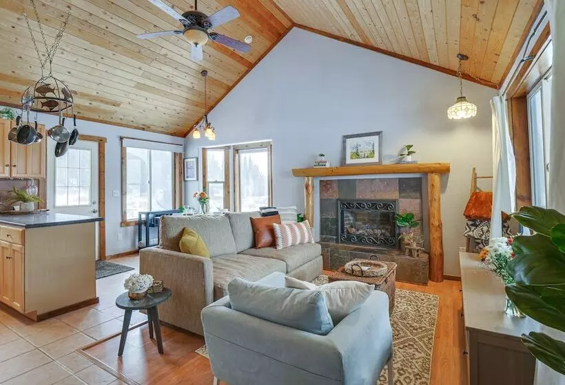 Peaceful Alma Cabin Rental: 13 Mi To Breckenridge!