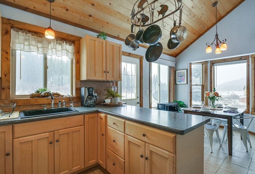 Peaceful Alma Cabin Rental: 13 Mi To Breckenridge!