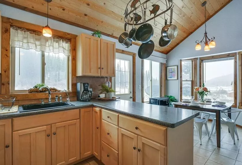Peaceful Alma Cabin Rental: 13 Mi To Breckenridge!