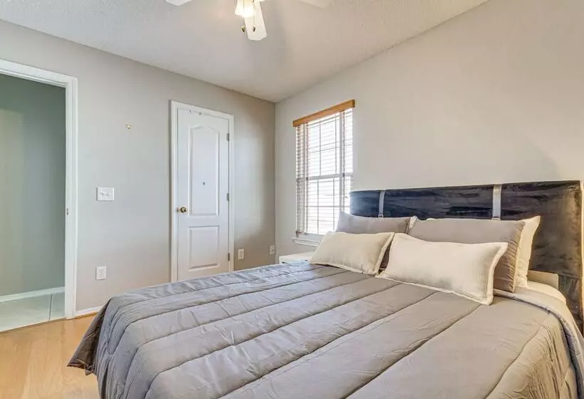 Pensacola Home W/ Private Hot Tub: 4 Mi To Beach!