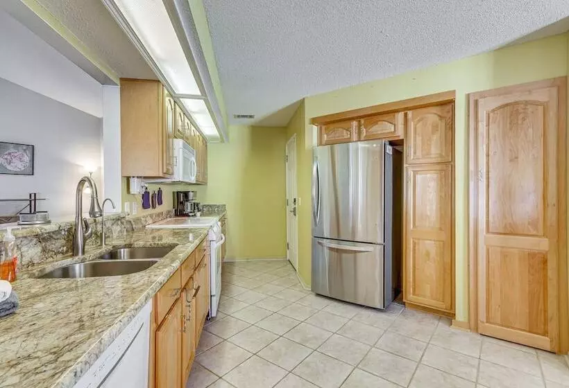 Pensacola Home W/ Private Hot Tub: 4 Mi To Beach!
