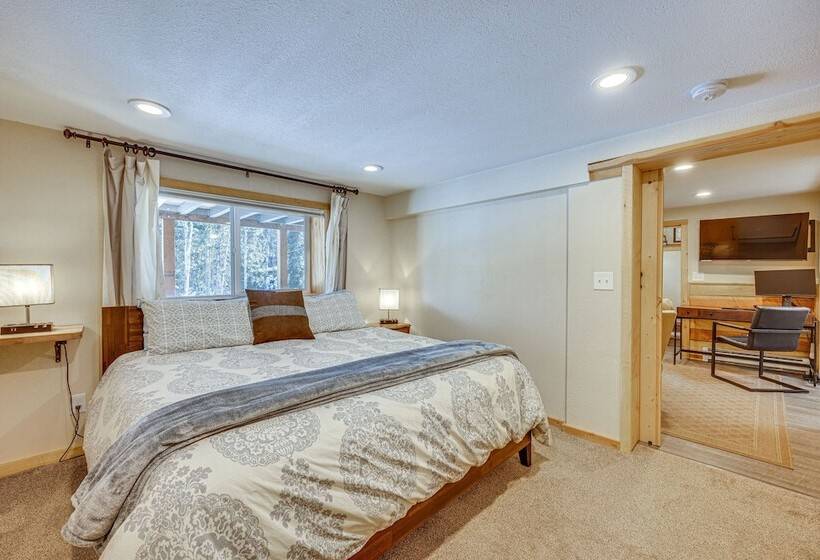 Pet Friendly Florissant Cabin W/ Fire Pit!