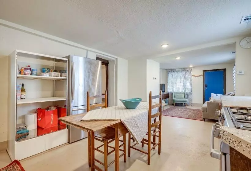 Pet Friendly Home Near Downtown Albuquerque!