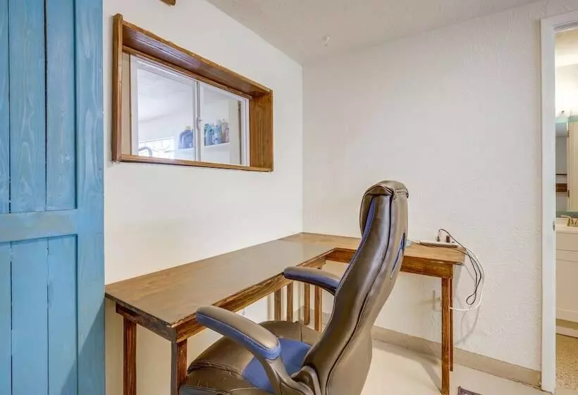 Pet Friendly Home Near Downtown Albuquerque!