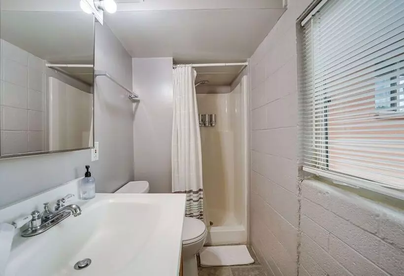 Pet Friendly Sedona Home: Hot Tub, Walk To Trails!