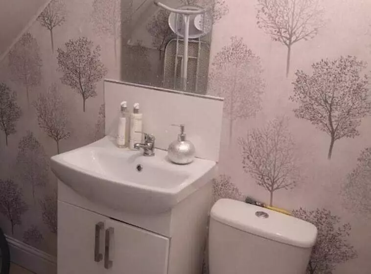 Residenssi Self Contained 2 Bedrooms House Free Parking