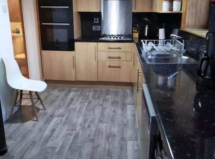 Residenssi Self Contained 2 Bedrooms House Free Parking